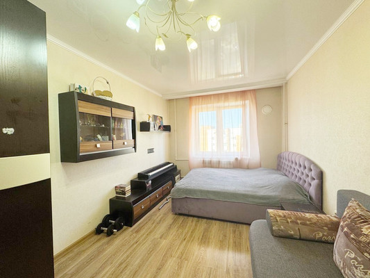 Продам двухкомнатную (2-комн.) квартиру, Бакалейная ул, 52а, Казань г