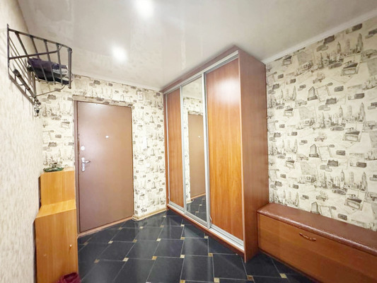 Продам двухкомнатную (2-комн.) квартиру, Бакалейная ул, 52а, Казань г