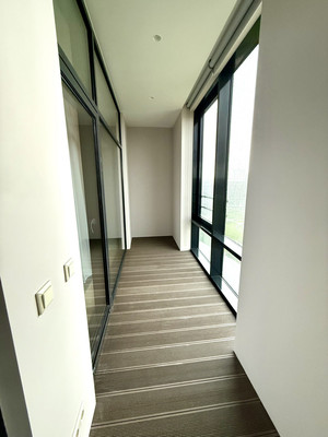 Продам трехкомнатную (3-комн.) квартиру, Весенняя ул, 2к4, Заречье рп