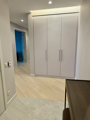 Продам трехкомнатную (3-комн.) квартиру, Весенняя ул, 2к4, Заречье рп