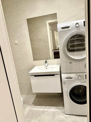 Продам трехкомнатную (3-комн.) квартиру, Весенняя ул, 2к4, Заречье рп
