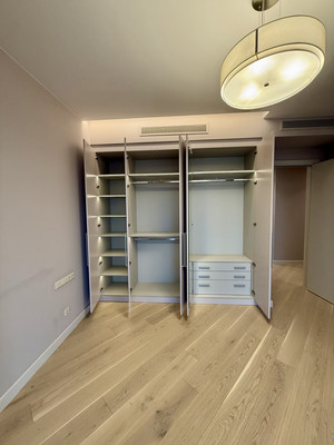 Продам трехкомнатную (3-комн.) квартиру, Весенняя ул, 2к4, Заречье рп