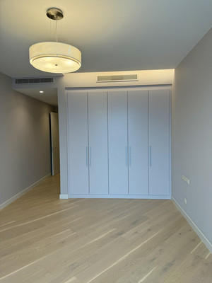 Продам трехкомнатную (3-комн.) квартиру, Весенняя ул, 2к4, Заречье рп
