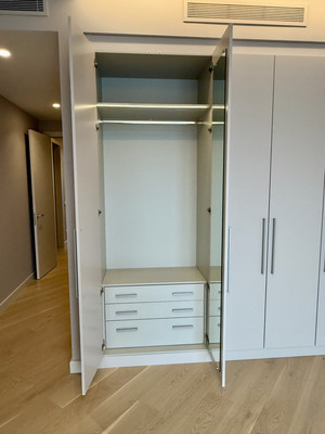 Продам трехкомнатную (3-комн.) квартиру, Весенняя ул, 2к4, Заречье рп