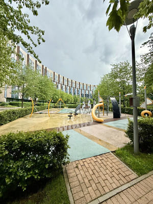 Продам трехкомнатную (3-комн.) квартиру, Весенняя ул, 2к4, Заречье рп