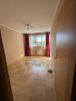 Продам трехкомнатную (3-комн.) квартиру, Кустодиева ул, 20к1, Санкт-Петербург г