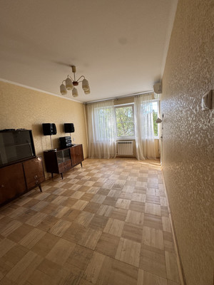 Продам трехкомнатную (3-комн.) квартиру, Кустодиева ул, 20к1, Санкт-Петербург г