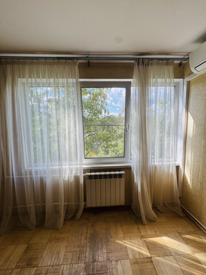 Продам трехкомнатную (3-комн.) квартиру, Кустодиева ул, 20к1, Санкт-Петербург г