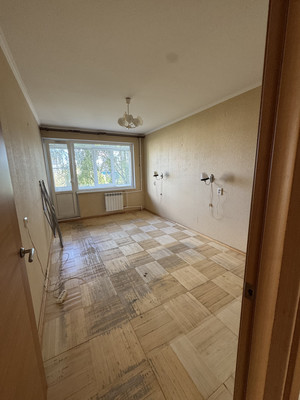 Продам трехкомнатную (3-комн.) квартиру, Кустодиева ул, 20к1, Санкт-Петербург г