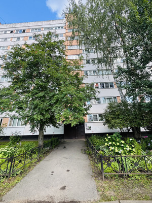 Продам трехкомнатную (3-комн.) квартиру, Кустодиева ул, 20к1, Санкт-Петербург г
