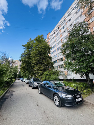 Продам трехкомнатную (3-комн.) квартиру, Кустодиева ул, 20к1, Санкт-Петербург г