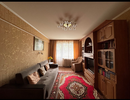 Продам трехкомнатную (3-комн.) квартиру, Жуковская ул, 23, Брянск г
