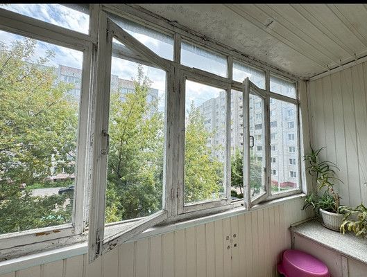 Продам трехкомнатную (3-комн.) квартиру, Жуковская ул, 23, Брянск г