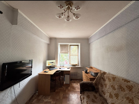 Продам трехкомнатную (3-комн.) квартиру, Жуковская ул, 23, Брянск г