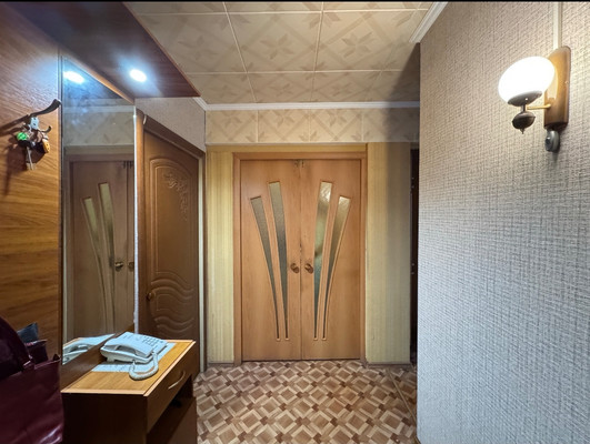 Продам трехкомнатную (3-комн.) квартиру, Жуковская ул, 23, Брянск г