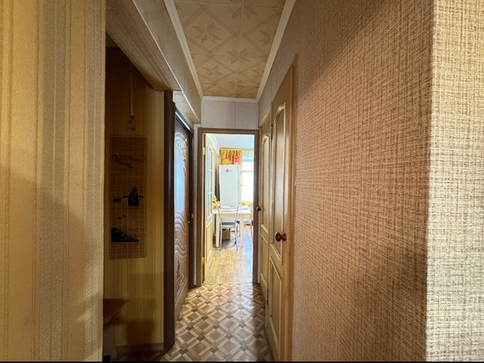 Продам трехкомнатную (3-комн.) квартиру, Жуковская ул, 23, Брянск г