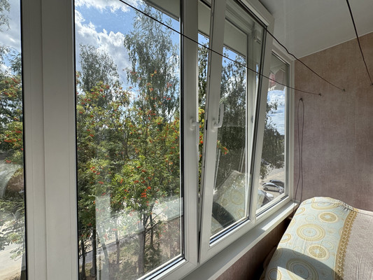 Продам двухкомнатную (2-комн.) квартиру, 12-й мкр, 1, Дятьково г