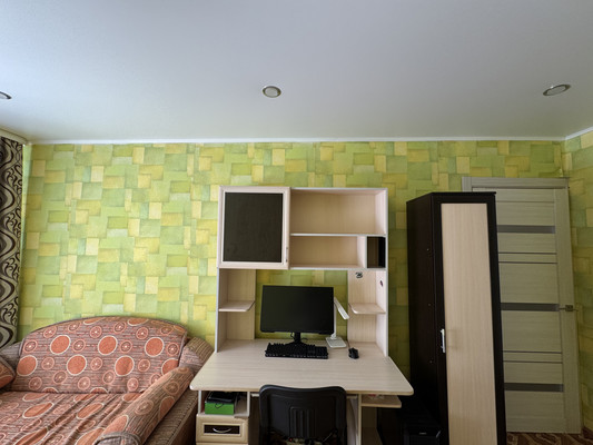 Продам двухкомнатную (2-комн.) квартиру, 12-й мкр, 1, Дятьково г