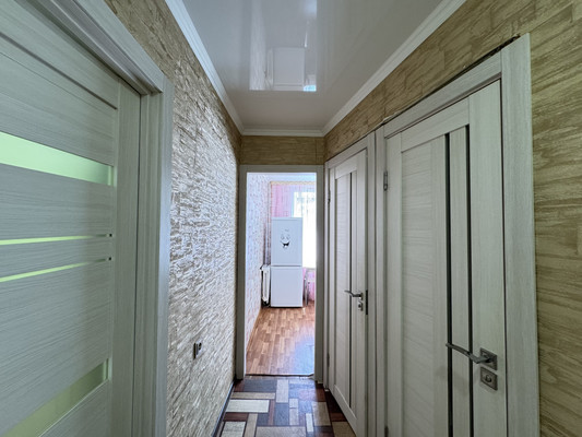 Продам двухкомнатную (2-комн.) квартиру, 12-й мкр, 1, Дятьково г