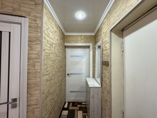 Продам двухкомнатную (2-комн.) квартиру, 12-й мкр, 1, Дятьково г