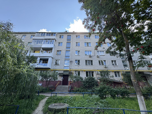 Продам двухкомнатную (2-комн.) квартиру, 12-й мкр, 1, Дятьково г