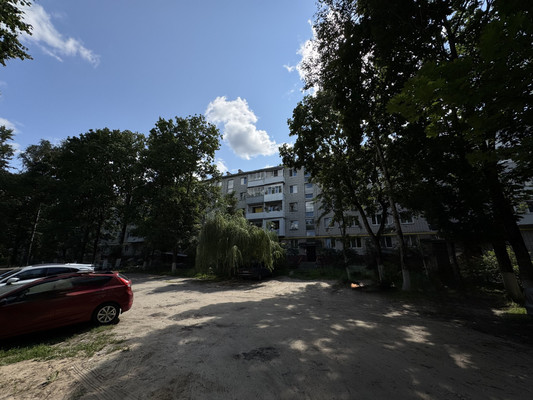 Продам двухкомнатную (2-комн.) квартиру, 12-й мкр, 1, Дятьково г