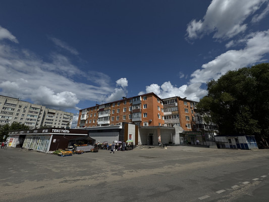 Продам двухкомнатную (2-комн.) квартиру, 12-й мкр, 1, Дятьково г