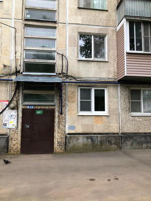 Продам трехкомнатную (3-комн.) квартиру, Большая Санкт-Петербургская ул, 28к4, Великий Новгород г