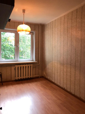 Продам трехкомнатную (3-комн.) квартиру, Большая Санкт-Петербургская ул, 28к4, Великий Новгород г