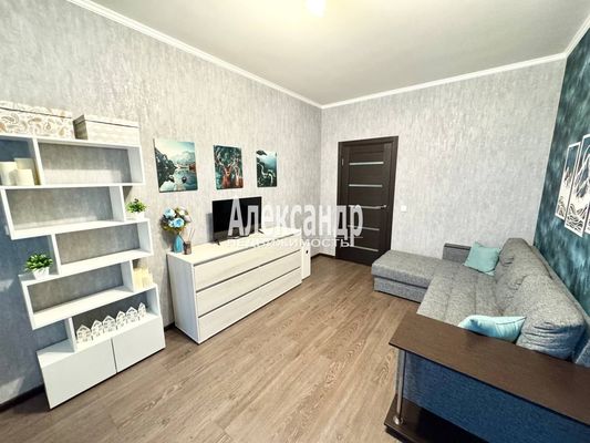 Продам однокомнатную (1-комн.) квартиру, Английская ул, 8, Бугры п
