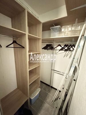Продам однокомнатную (1-комн.) квартиру, Английская ул, 8, Бугры п