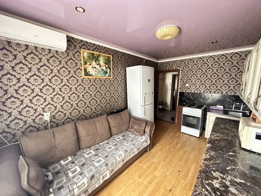 Продам однокомнатную (1-комн.) квартиру, Профсоюзная ул, 220кд, Вольный Аул кп