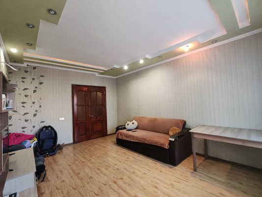 Продам трехкомнатную (3-комн.) квартиру, Гоголя ул, 24, Белореченск г