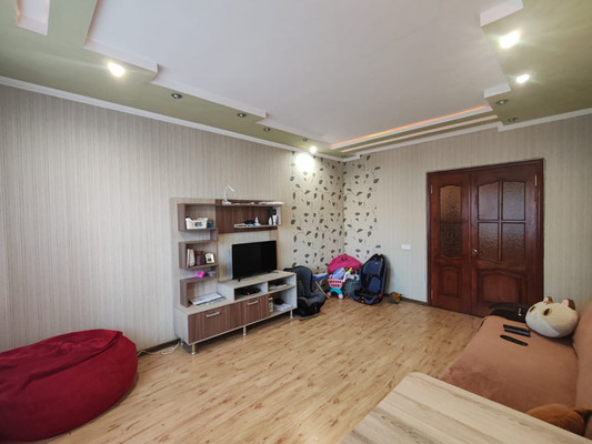Продам трехкомнатную (3-комн.) квартиру, Гоголя ул, 24, Белореченск г