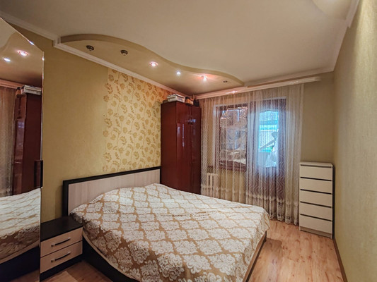 Продам трехкомнатную (3-комн.) квартиру, Гоголя ул, 24, Белореченск г