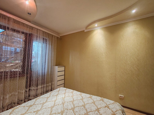 Продам трехкомнатную (3-комн.) квартиру, Гоголя ул, 24, Белореченск г