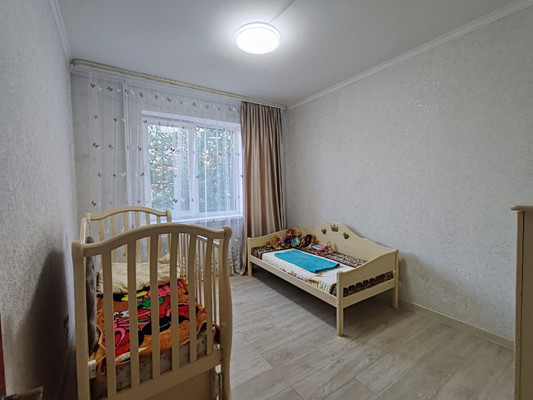Продам трехкомнатную (3-комн.) квартиру, Гоголя ул, 24, Белореченск г