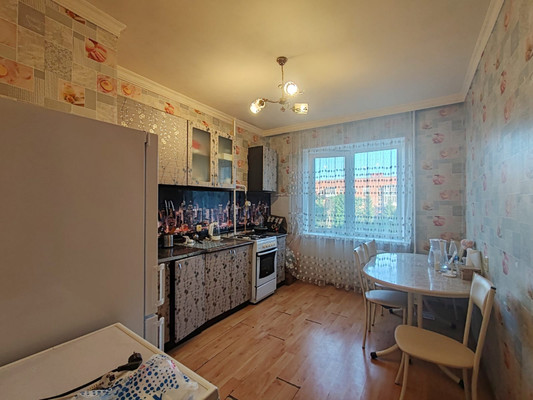 Продам трехкомнатную (3-комн.) квартиру, Гоголя ул, 24, Белореченск г
