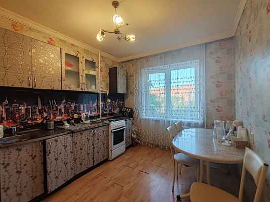 Продам трехкомнатную (3-комн.) квартиру, Гоголя ул, 24, Белореченск г