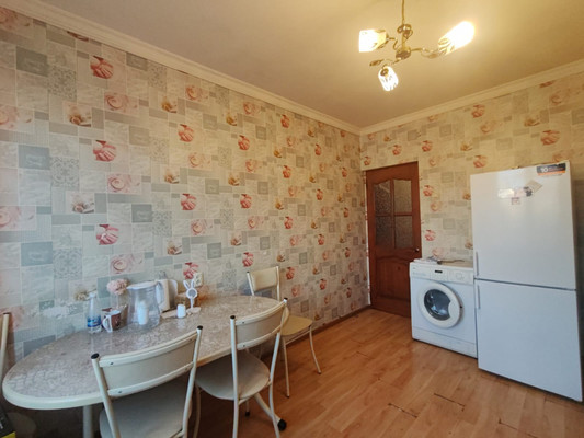 Продам трехкомнатную (3-комн.) квартиру, Гоголя ул, 24, Белореченск г
