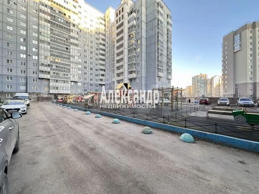 Продам двухкомнатную (2-комн.) квартиру, Оптиков ул, 52к1, Санкт-Петербург г