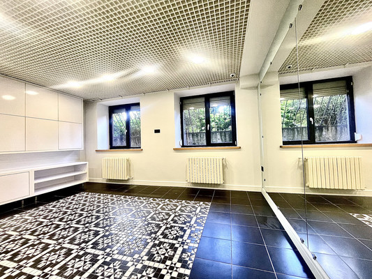Продам коммерческое помещение 63 м2, Майская ул, 4, Калининград г