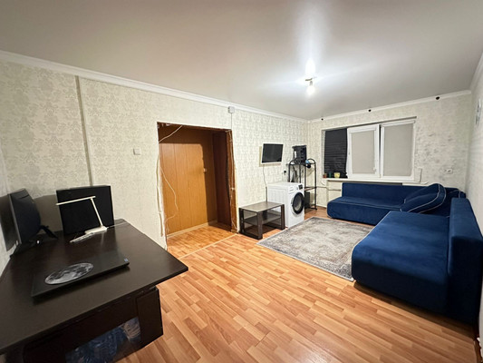 Продам трехкомнатную (3-комн.) квартиру, Кабардинская ул, 135, Нарткала г