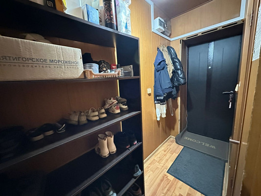 Продам трехкомнатную (3-комн.) квартиру, Кабардинская ул, 135, Нарткала г