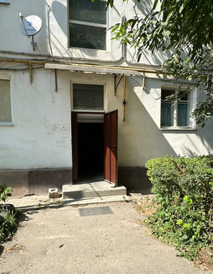Продам трехкомнатную (3-комн.) квартиру, Кабардинская ул, 135, Нарткала г