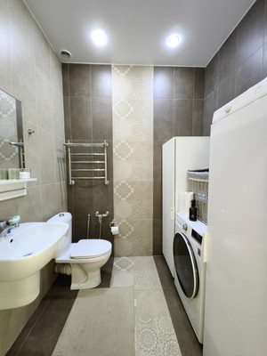 Продам трехкомнатную (3-комн.) квартиру, Альберта Камалеева пр-кт, 28, Казань г