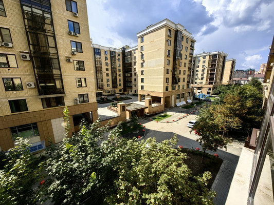 Продам трехкомнатную (3-комн.) квартиру, Альберта Камалеева пр-кт, 28, Казань г