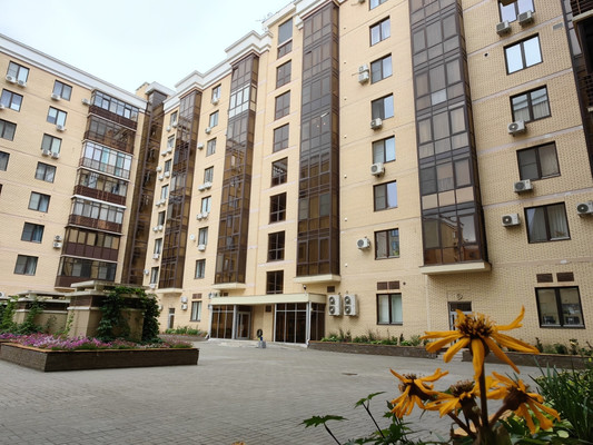 Продам трехкомнатную (3-комн.) квартиру, Альберта Камалеева пр-кт, 28, Казань г