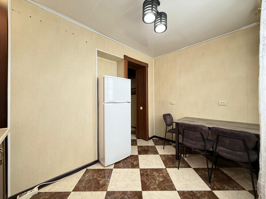 Продам однокомнатную (1-комн.) квартиру, Эльбрусская ул, 1кб, Нальчик г
