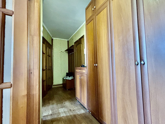 Продам двухкомнатную (2-комн.) квартиру, Космонавта Комарова ул, 2, Воронеж г